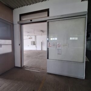 Iznajmljujem magacinski i kancelarijski prostor – Zemun Slika 10